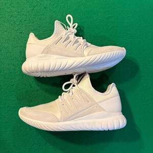 adidas Originals Tubular Radial 'Crystal White' AQ6722